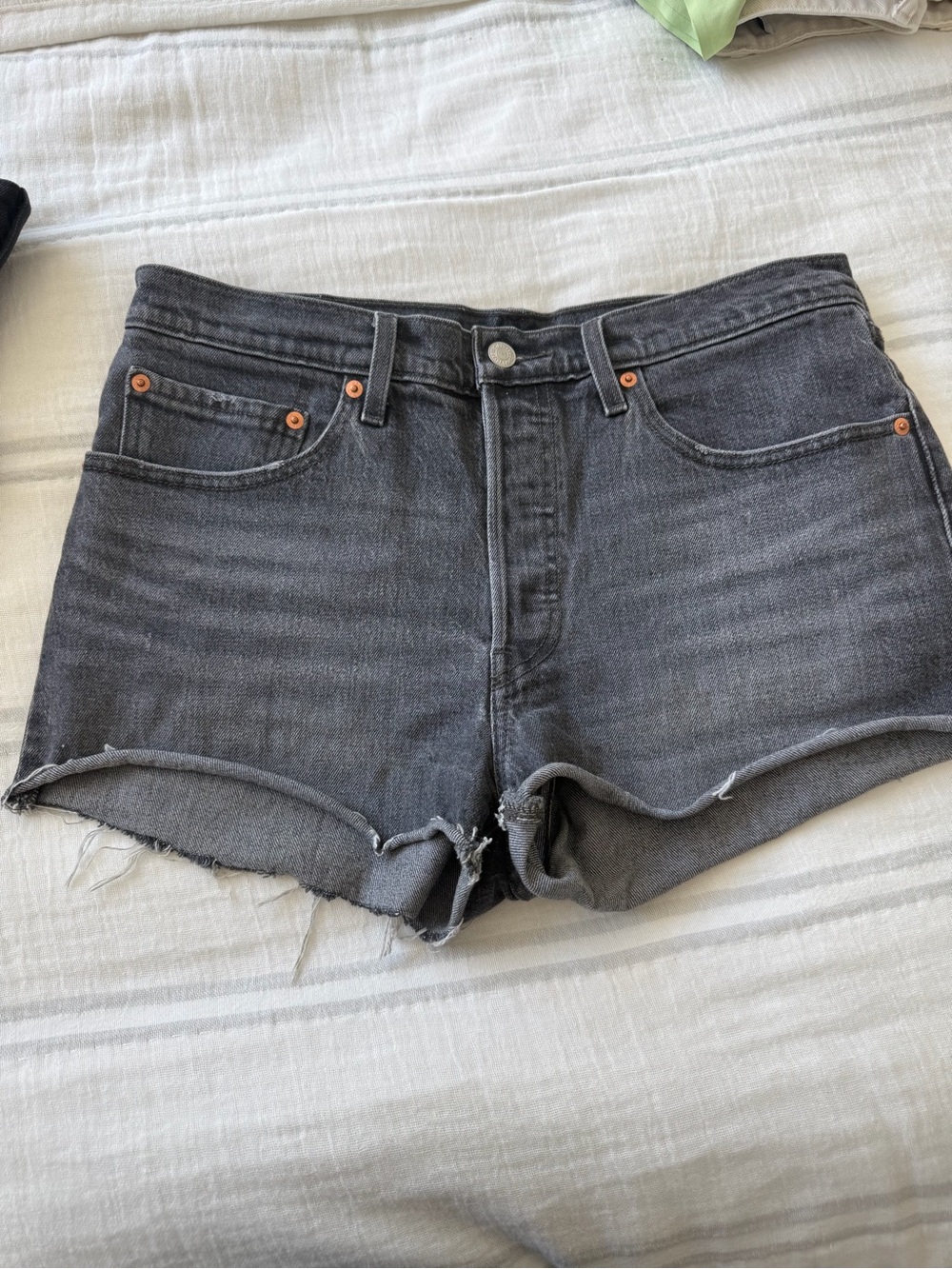 Levi's Women’s Jean Shorts - Light Gray sz 30